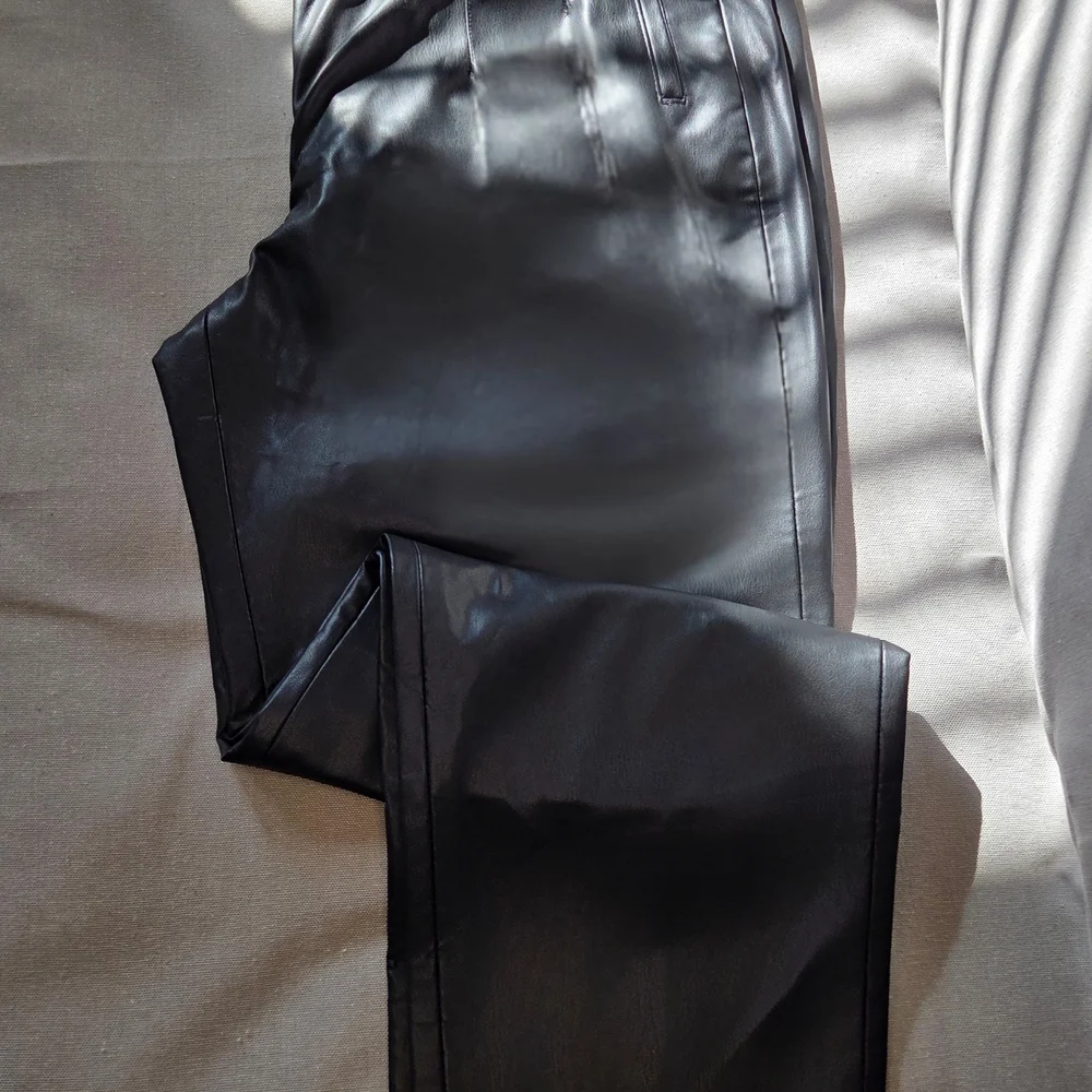 NWT Zara High-Rise Faux Leather Pants - Black - Size L - Picture 6 of 8